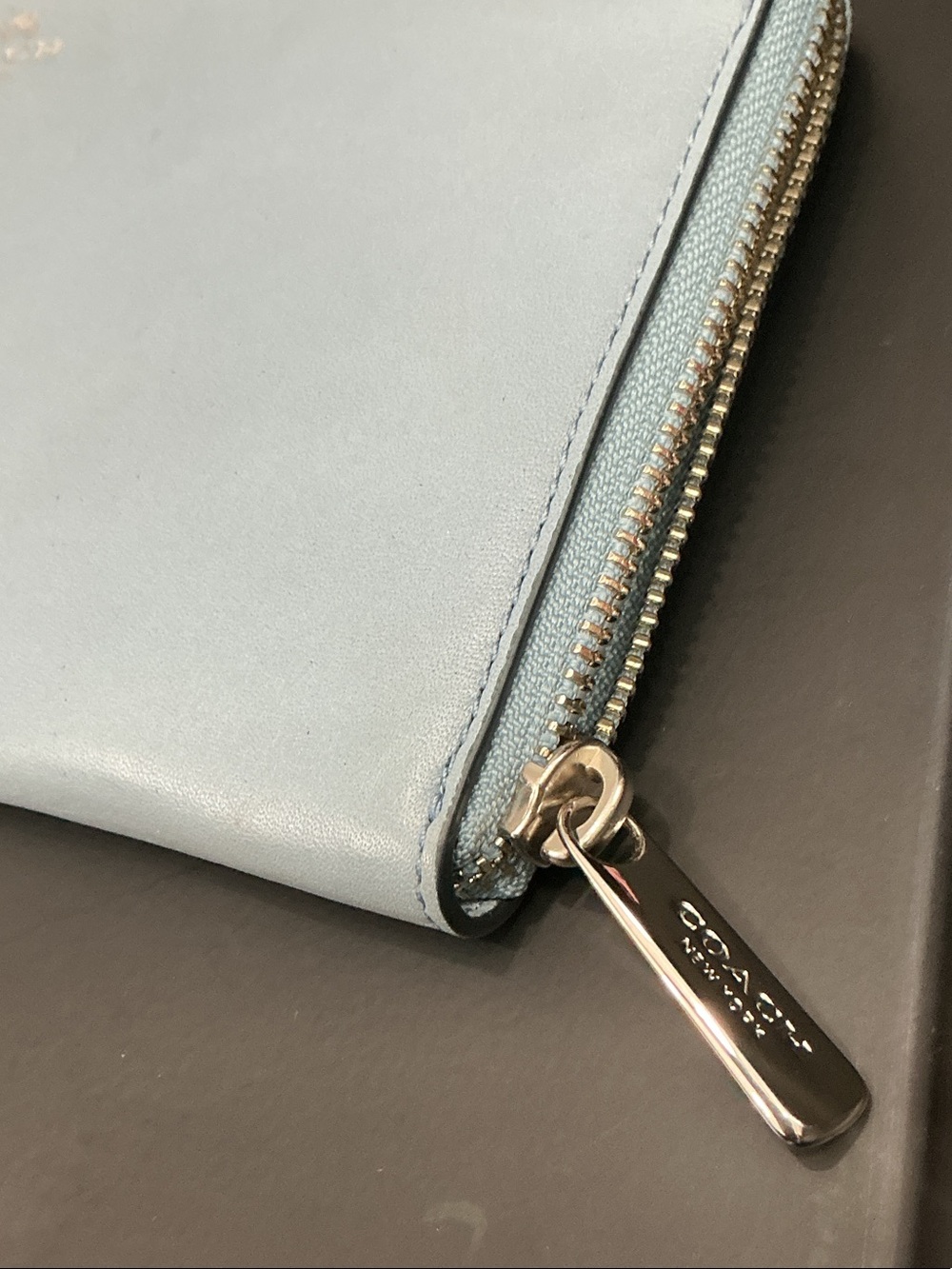 Coach Darcy Leather Holdall Wallet NWT $268 retail - Picture 4 of 10